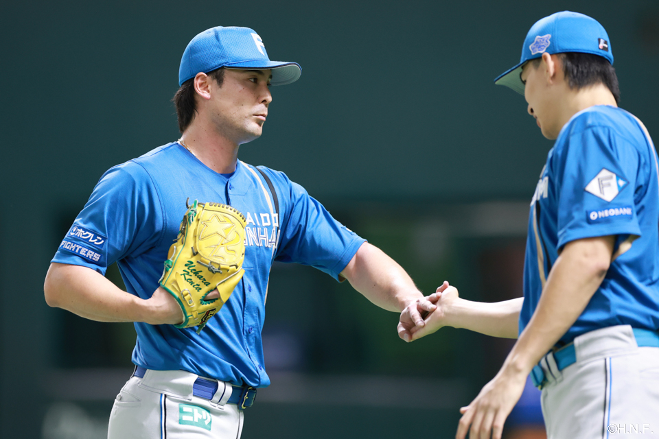 8回裏を抑えた上原投手