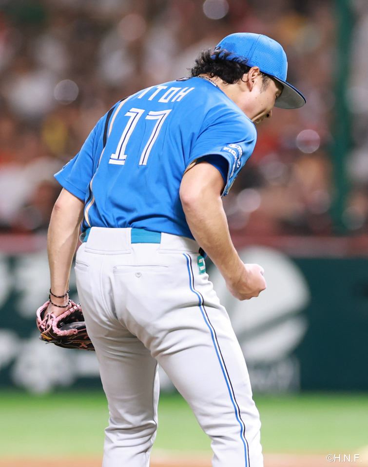 4回裏を抑えた伊藤投手