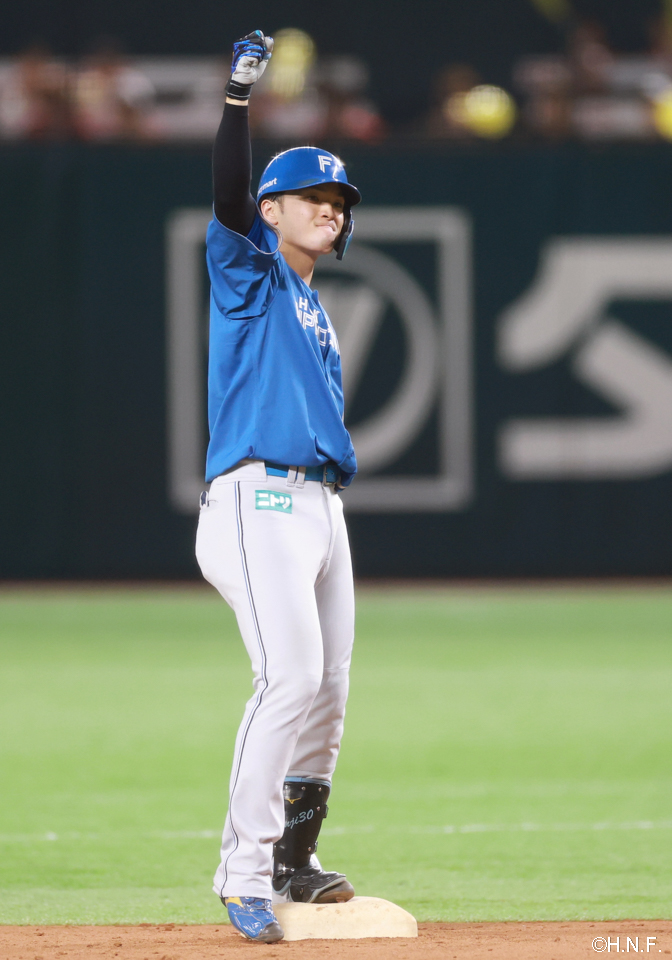 7回表、3点適時二塁打を放った郡司選手