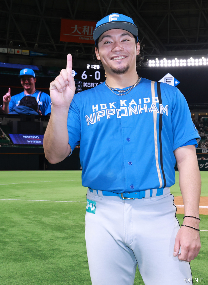 ヒーローの伊藤投手01