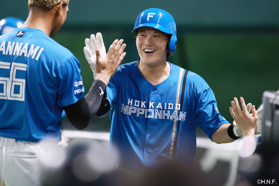 5回表、生還した伏見選手