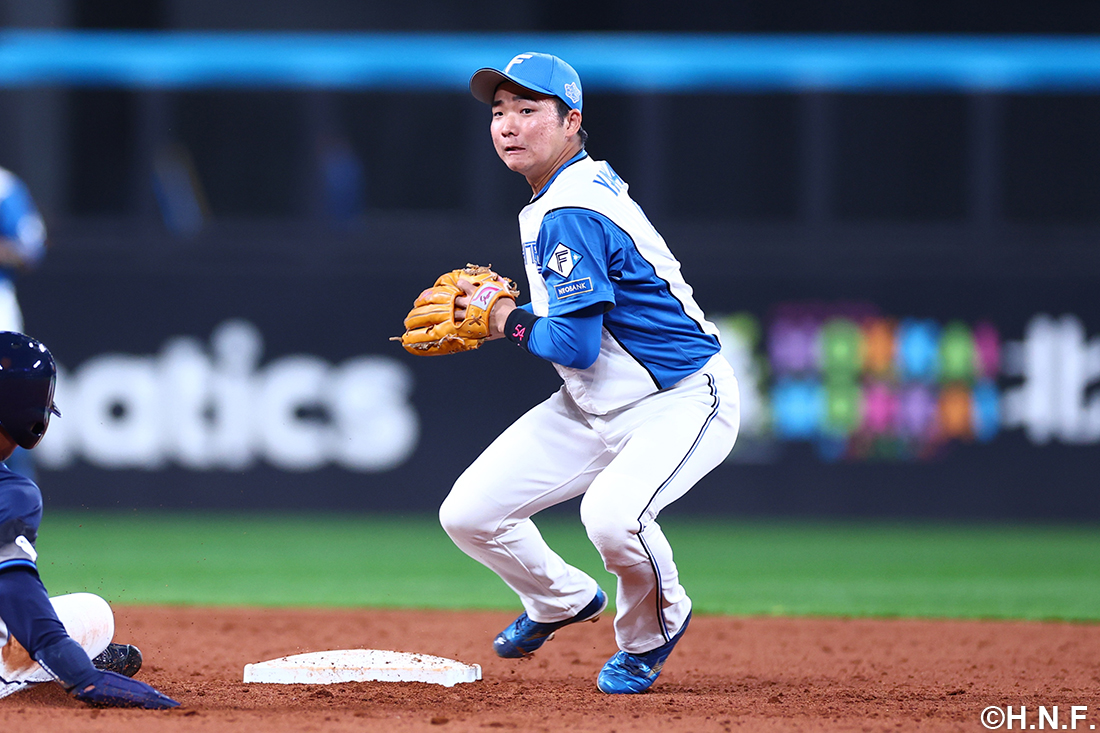 守備をする山縣選手01