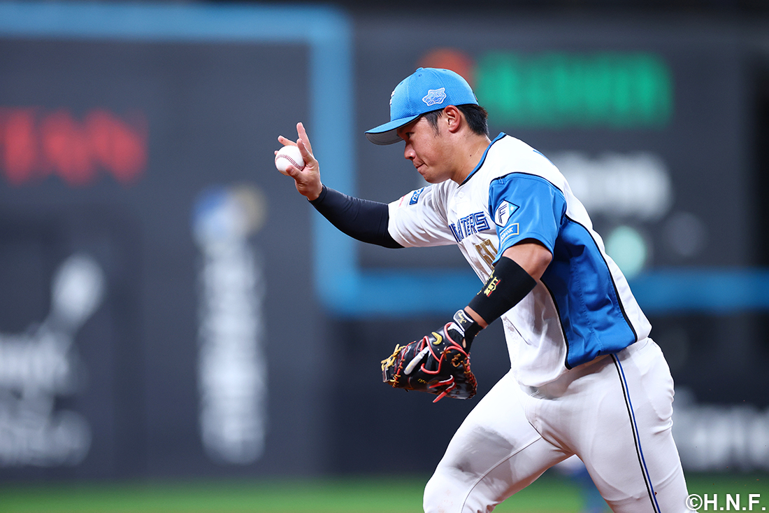 守備をする吉田選手01