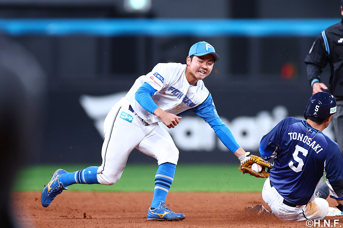 守備をする吉田選手02