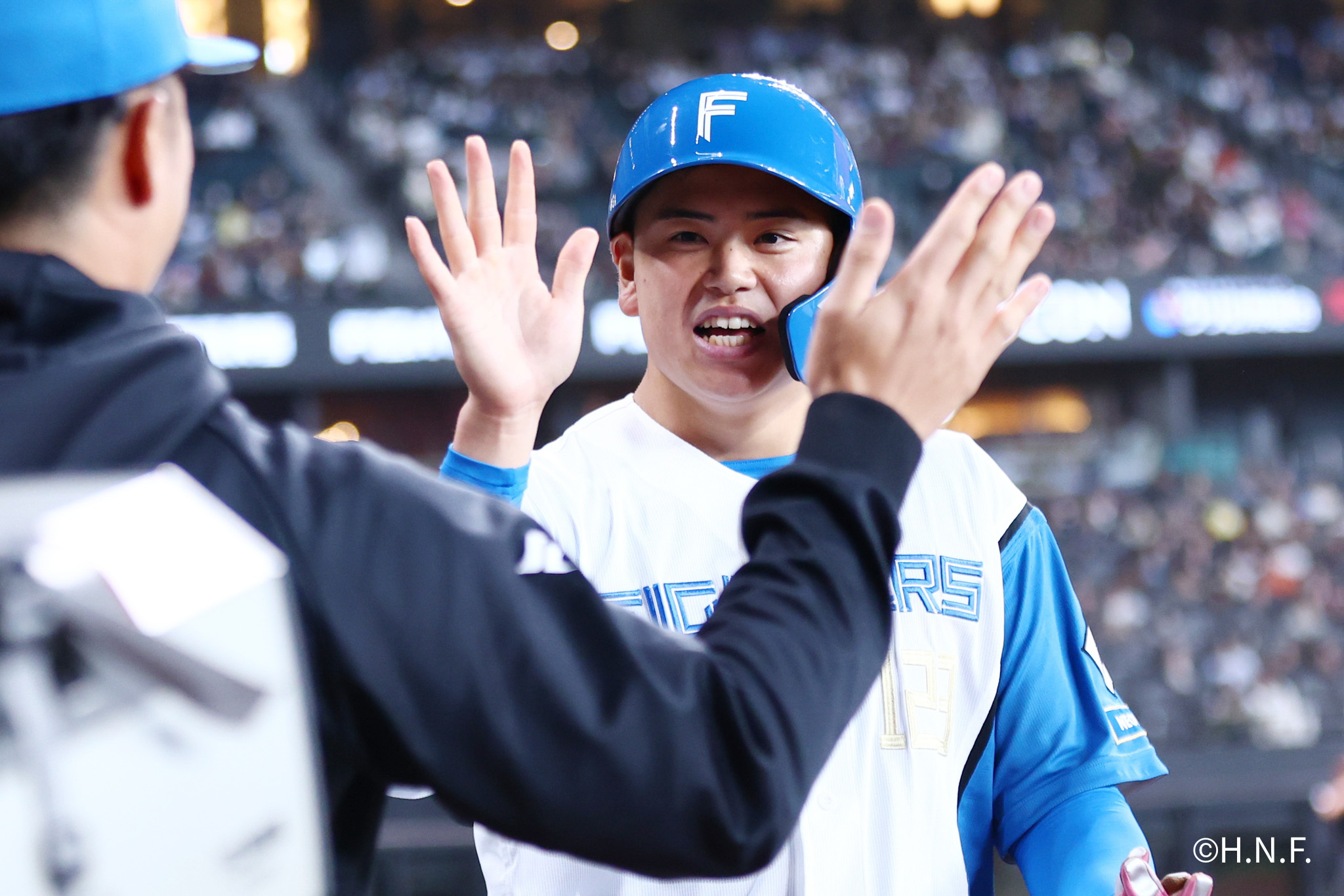 3回裏、生還した常谷選手