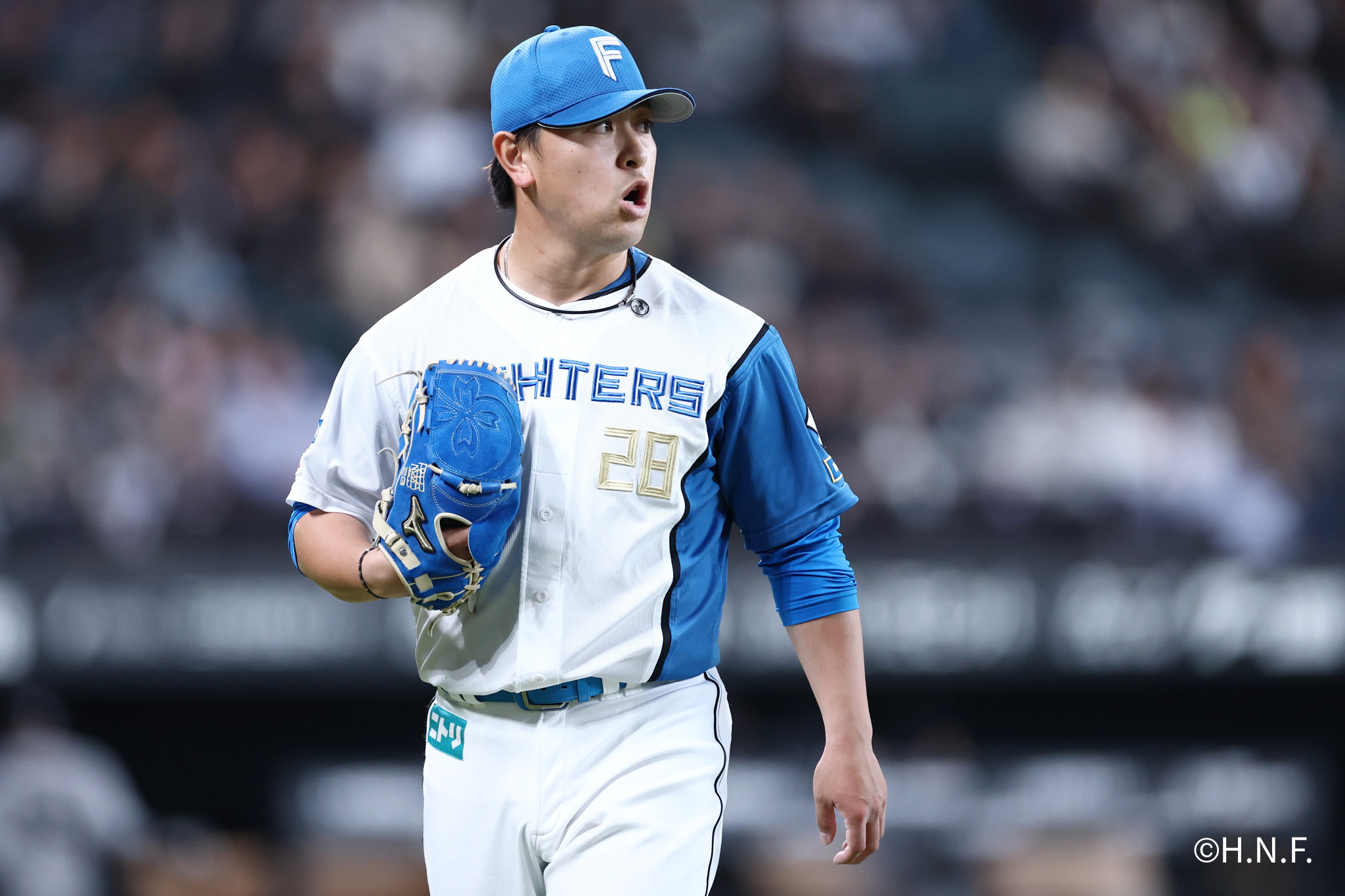 6回、三番手の河野投手