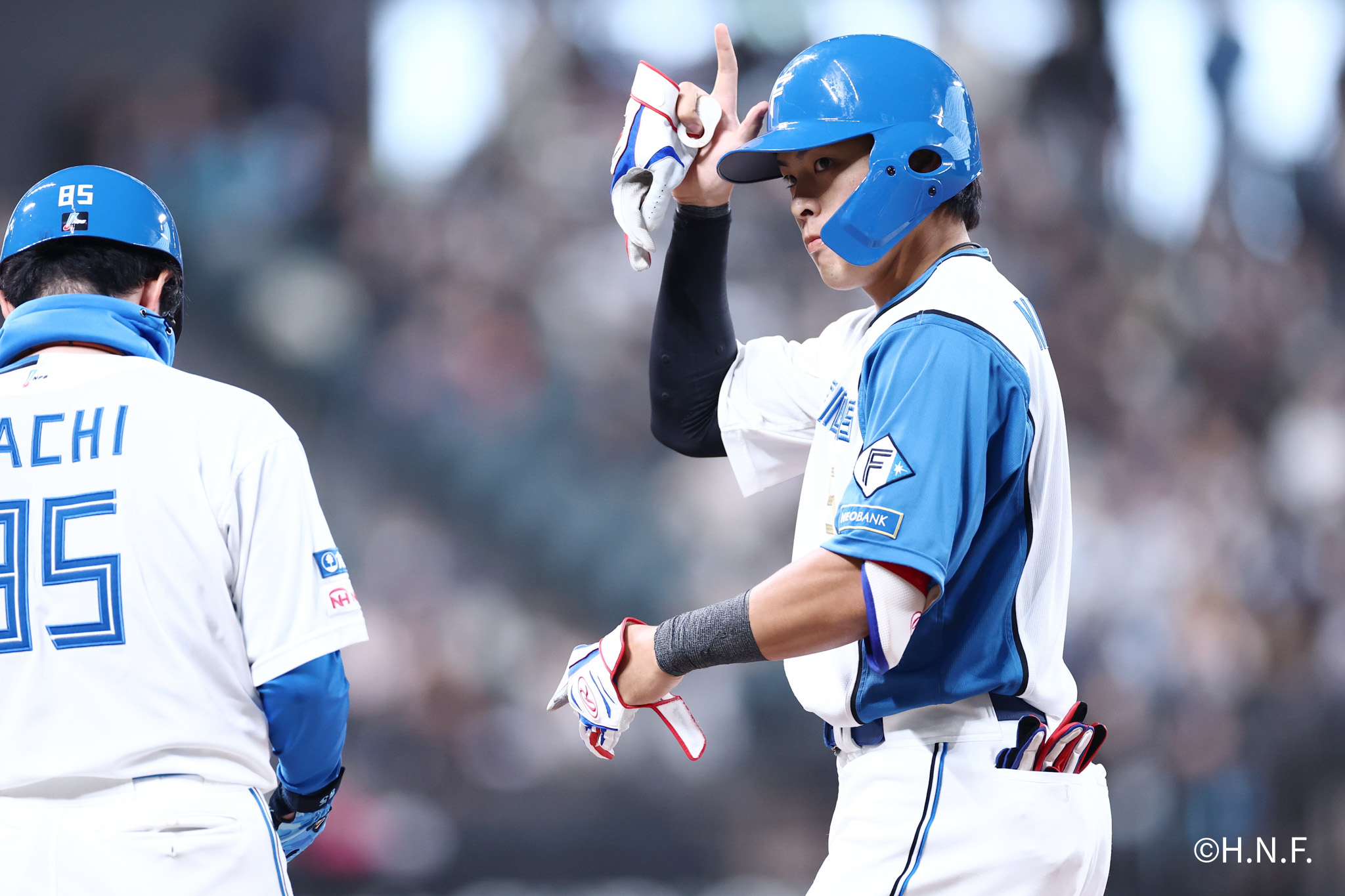 8回裏、代打でヒットを放った野村選手