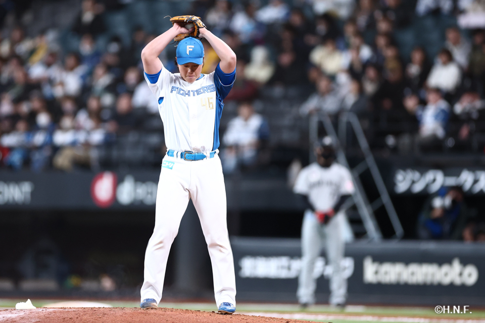 6回、四番手の畔柳投手01