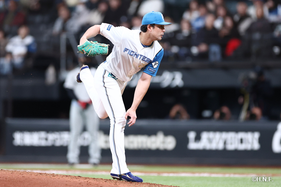 8回、五番手の上原投手01