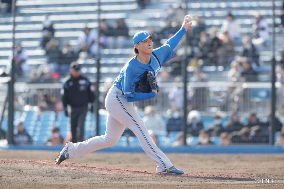 7回、三番手の山﨑福投手01