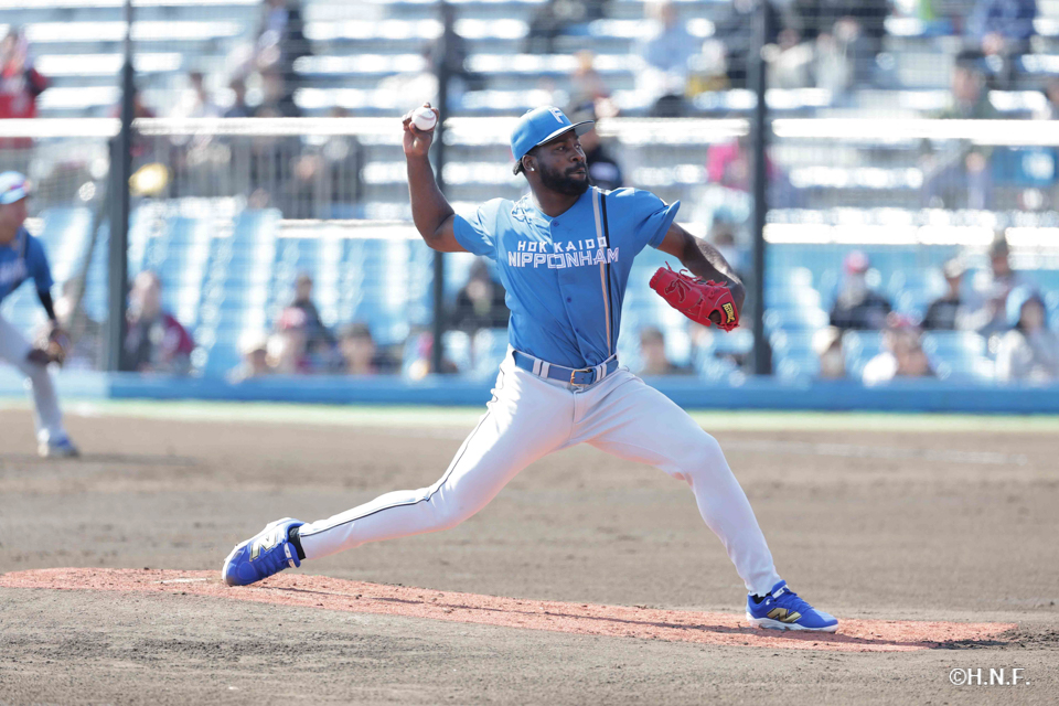 先発のラオ投手01