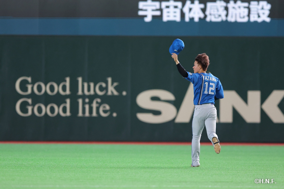 8回裏、守備につく矢澤選手