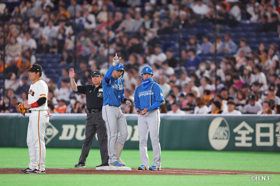 2回表、レフトへヒットを放った常谷選手