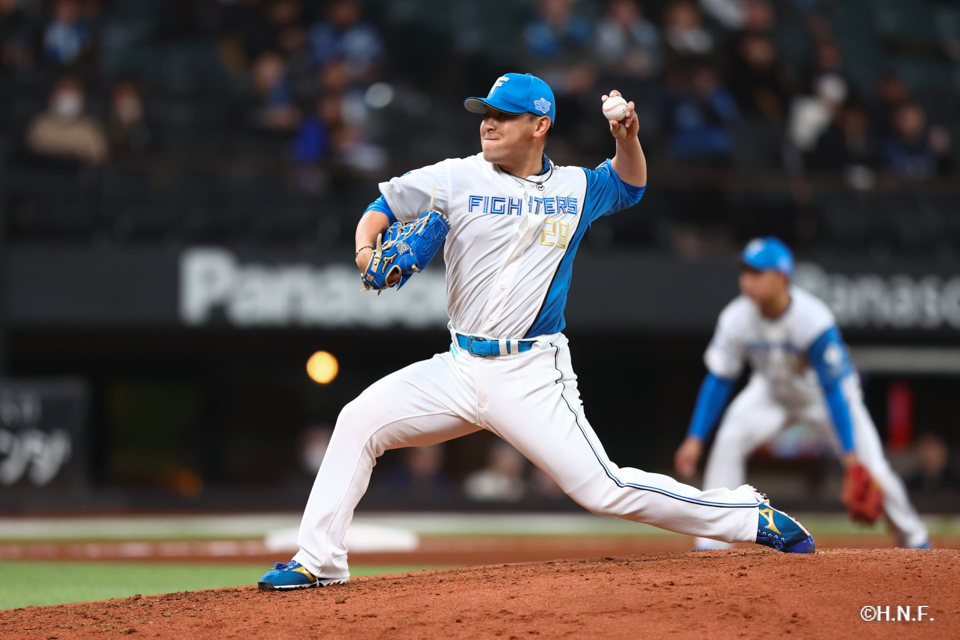 7回、三番手の河野投手01