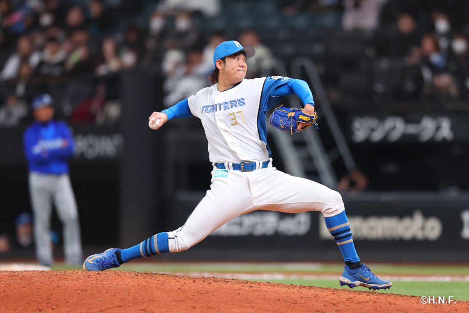 9回、四番手の古林投手