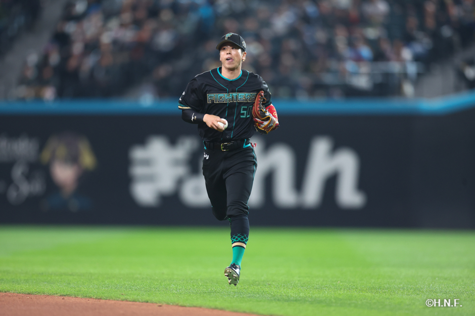 4回表を抑えた五十幡選手