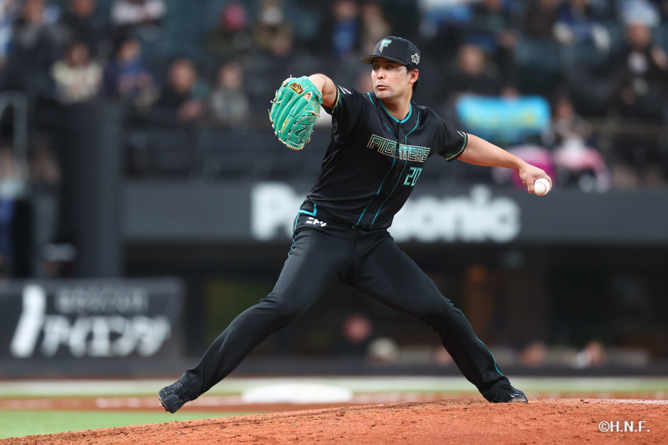 9回、三番手の上原投手