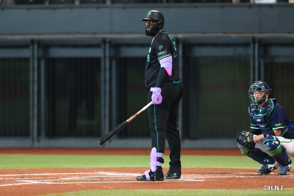 1回裏、レイエス選手