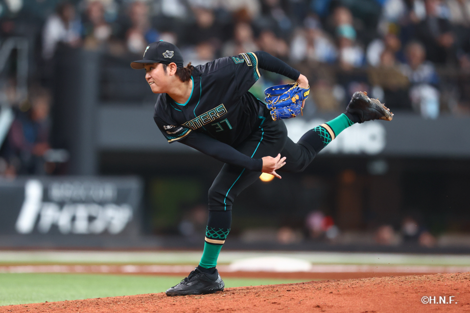 9回、四番手の古林投手