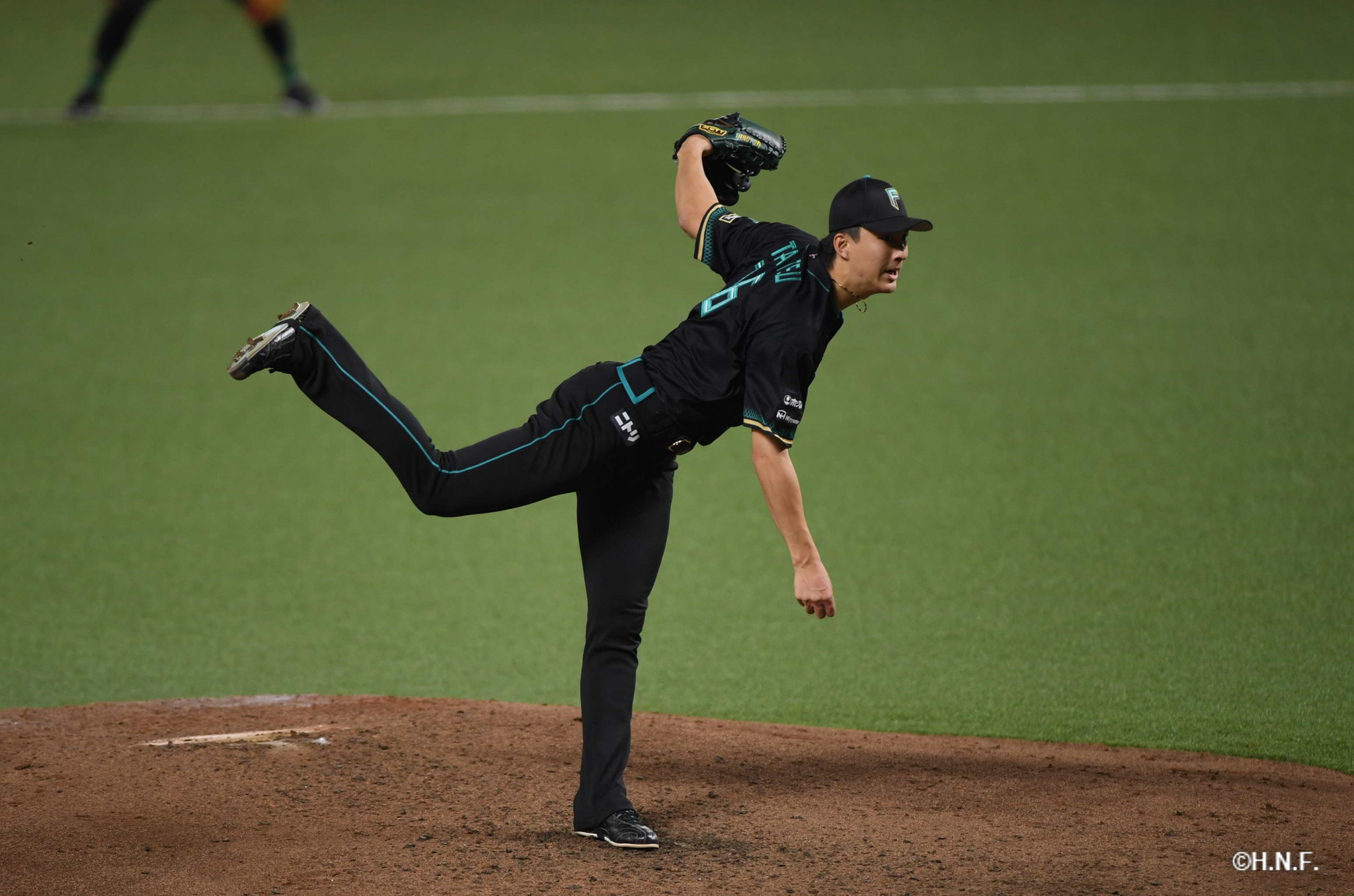 先発の達投手02