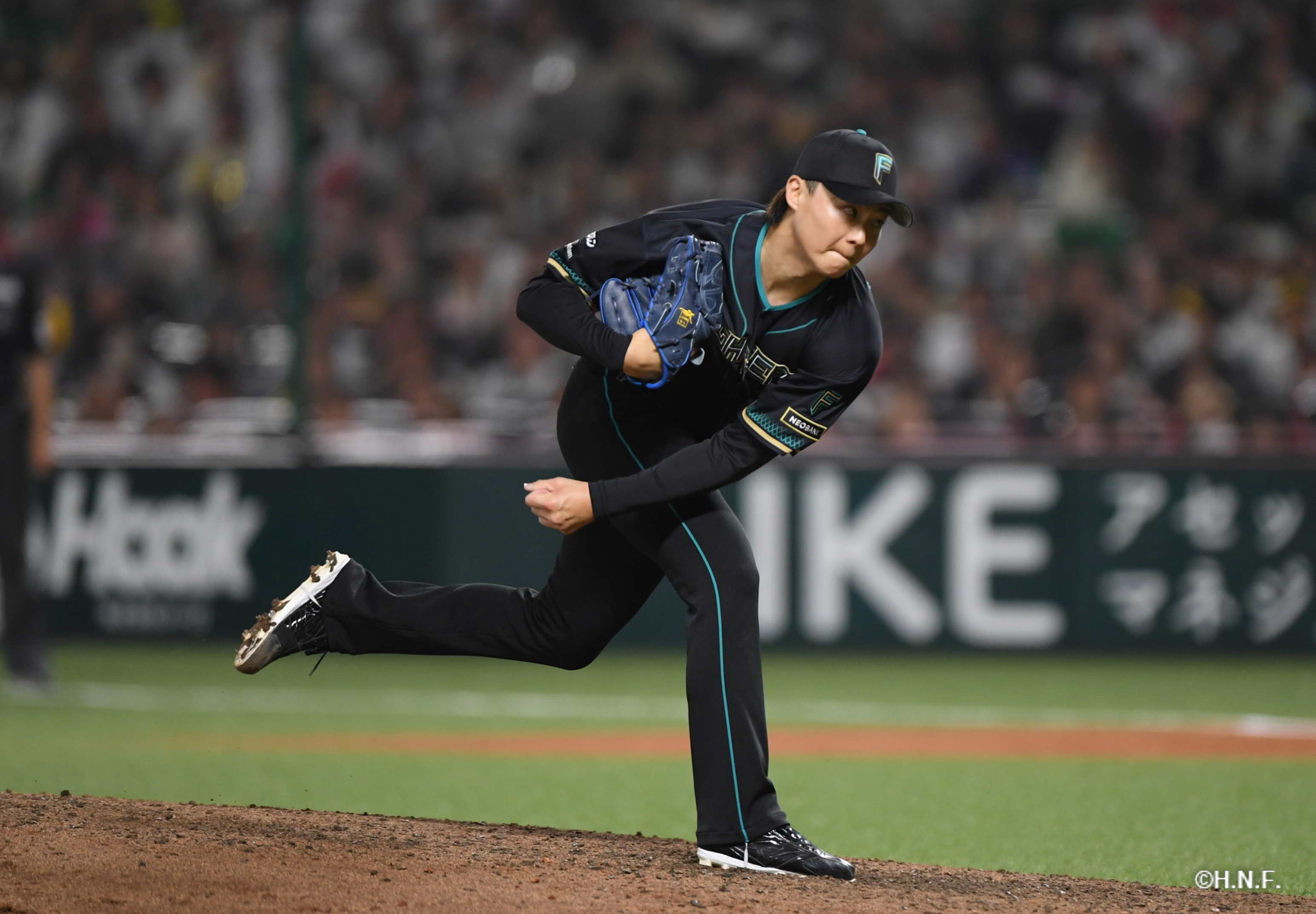 6回裏、山﨑福投手