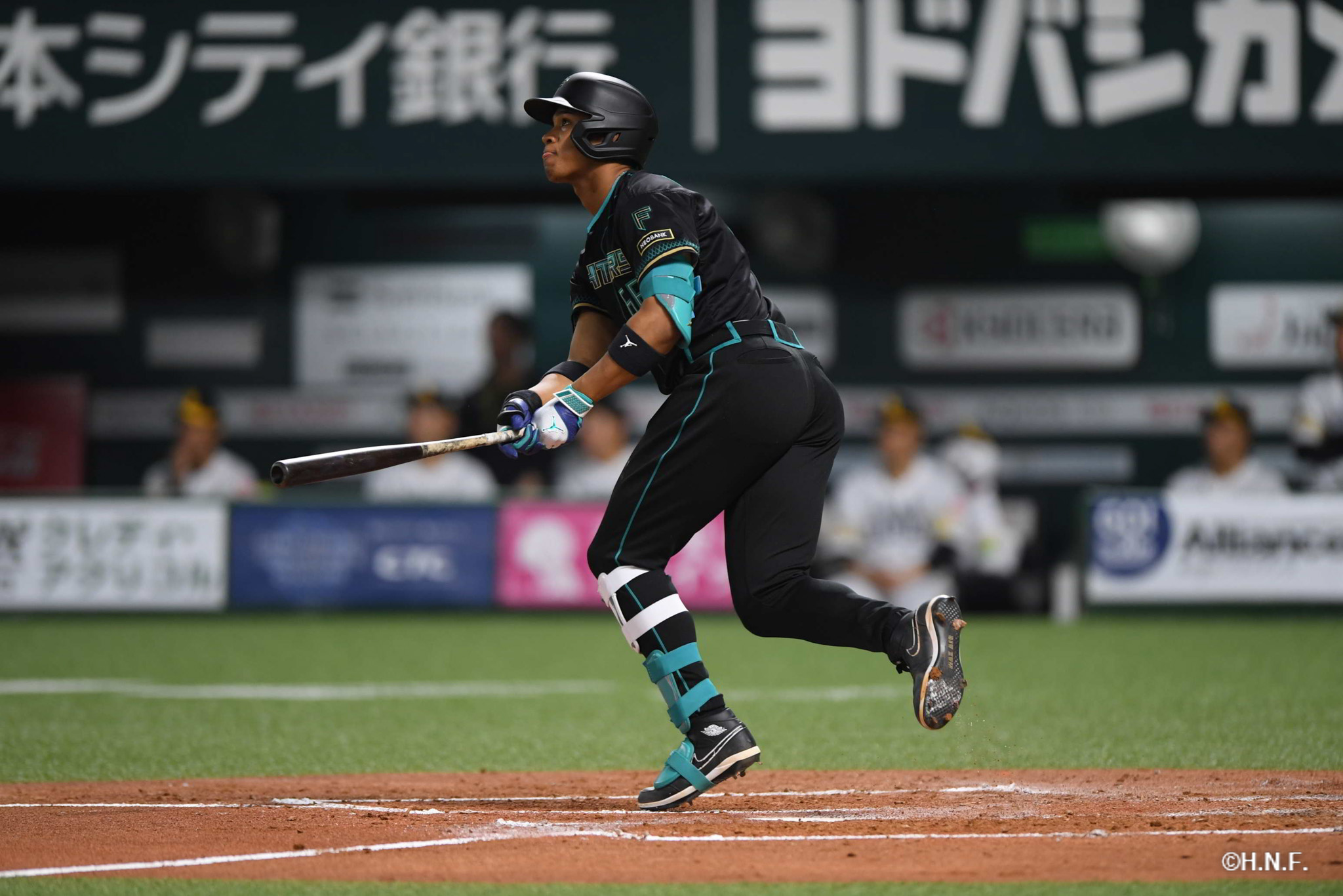 2回表、万波選手01