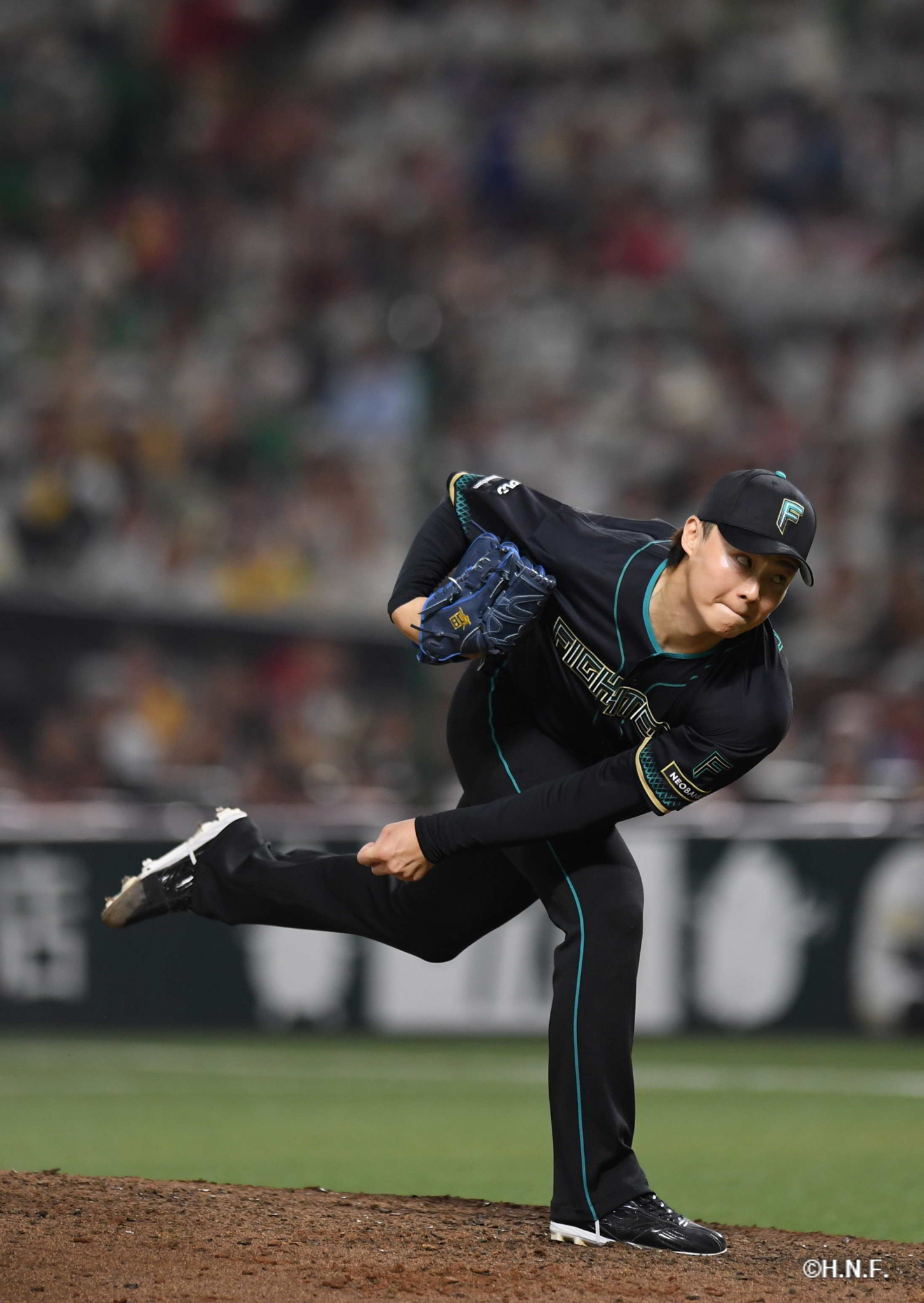 7回裏、山﨑福投手