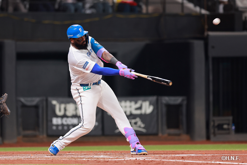 2回裏、レイエス選手01