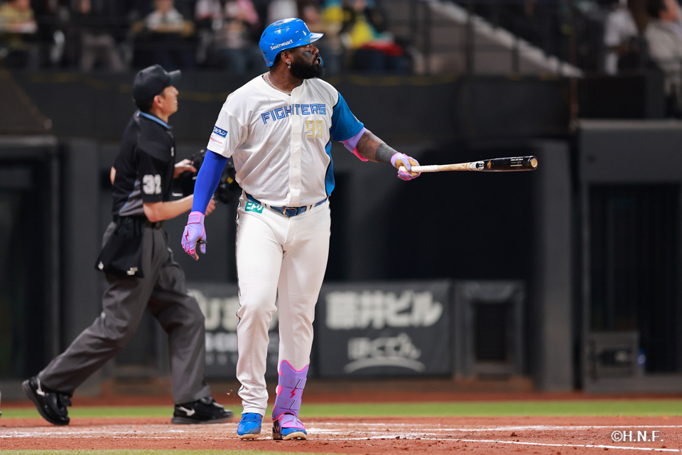 2回裏、レイエス選手02