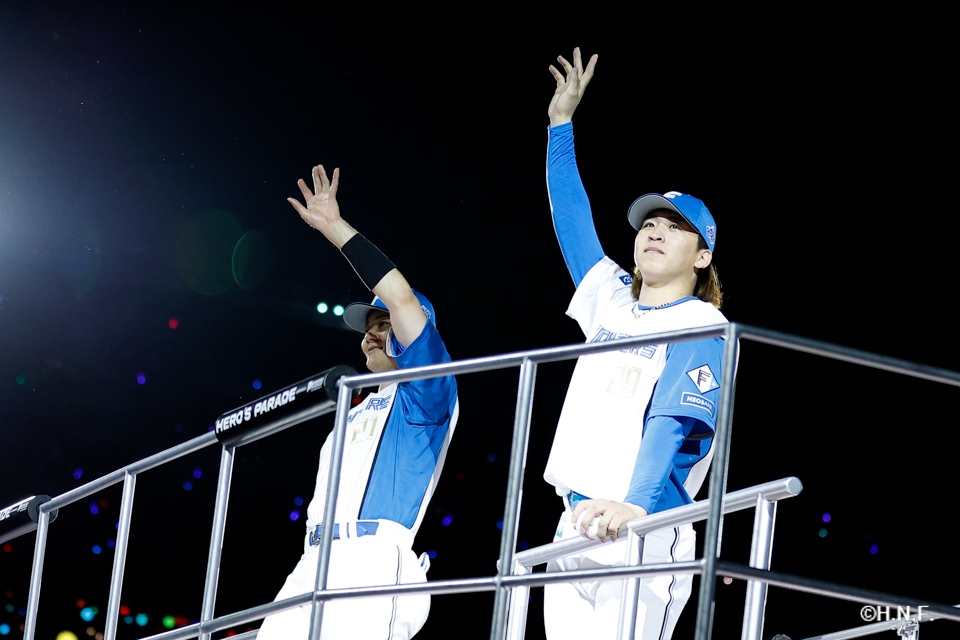 ノーヒットノーランを達成した細野投手と清宮選手03