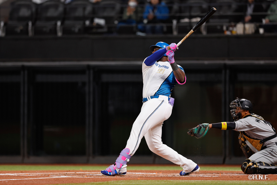 1回裏、レイエス選手