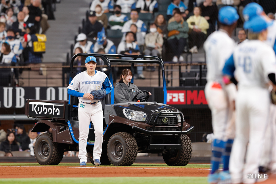 6回表、山崎福投手01