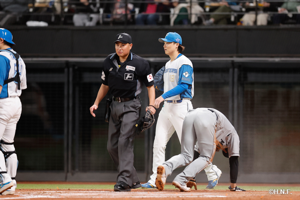 6回表、山崎福投手03