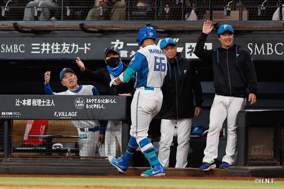 6回裏、万波選手03