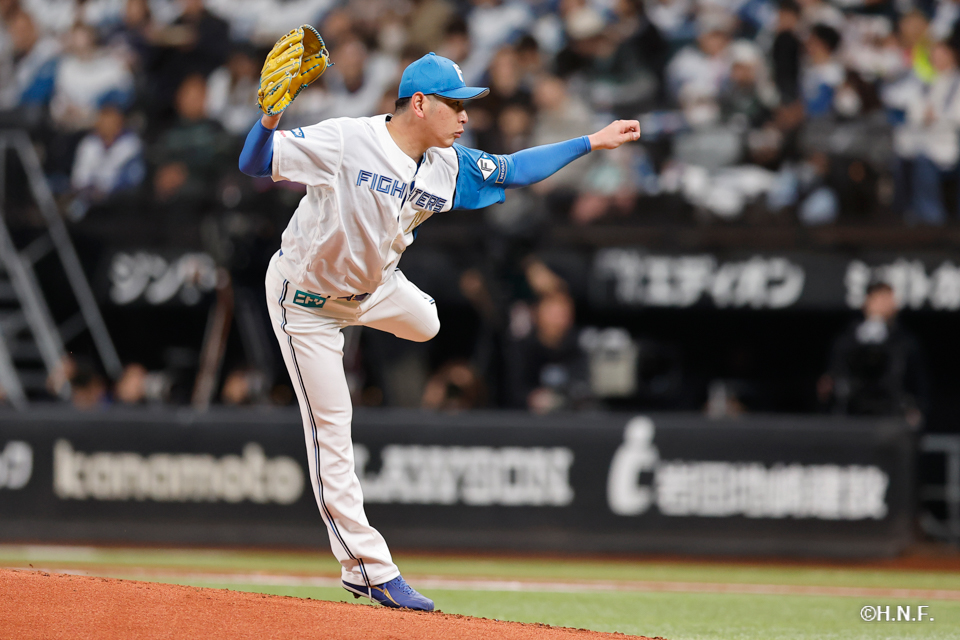 先発の加藤貴投手03