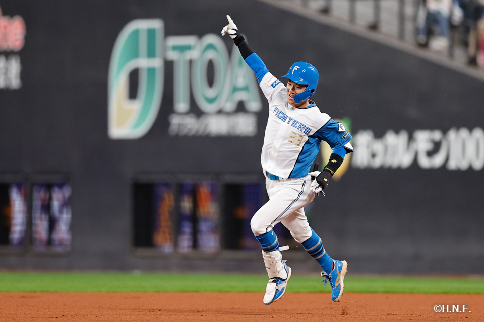 2回裏、奈良間選手02