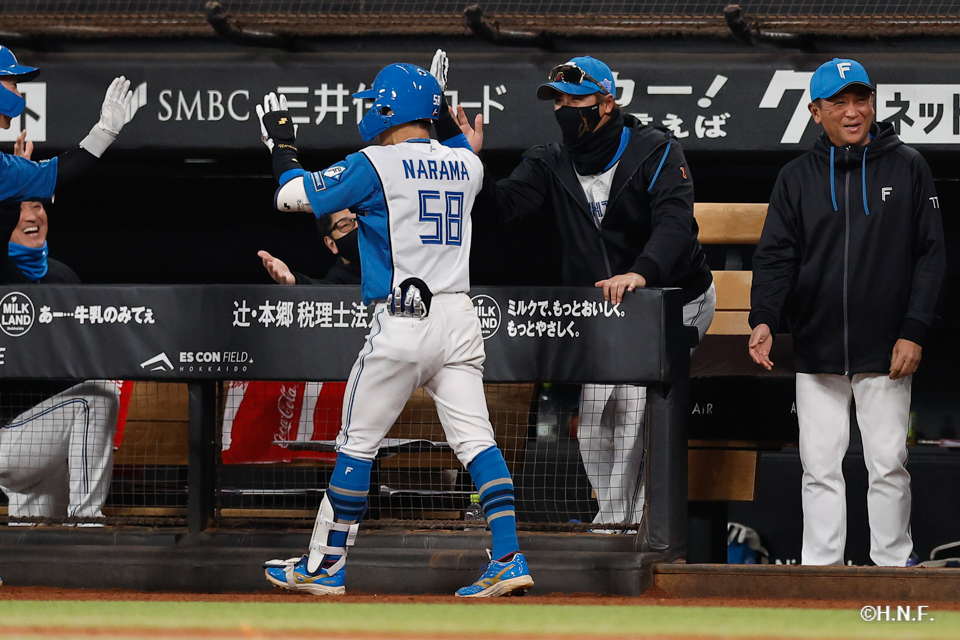 2回裏、奈良間選手04