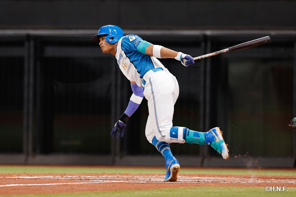 3回裏、万波選手