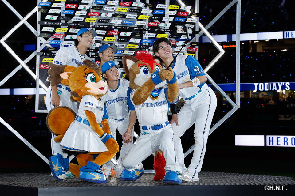 ヒーローの野村選手、奈良間選手、西川選手、清水優選手02