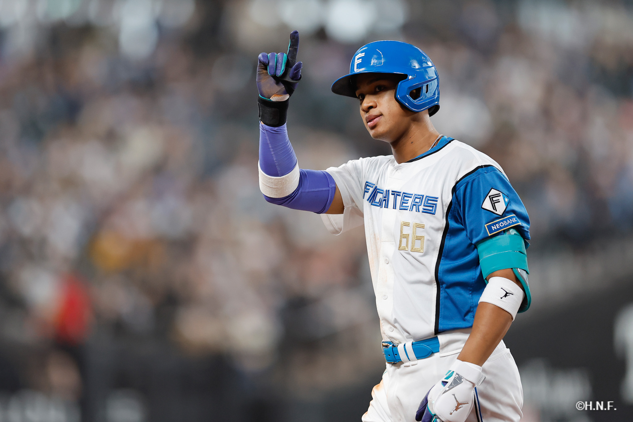 7回裏、万波選手