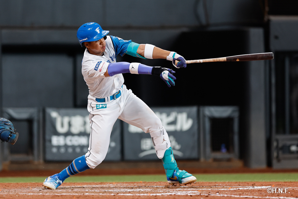 7回裏、万波選手01