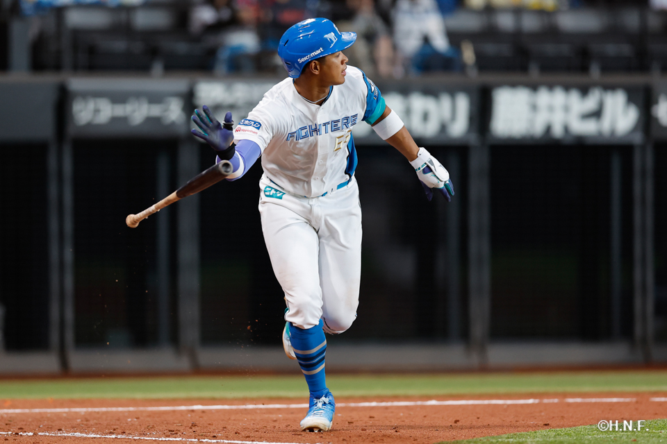 7回裏、万波選手02