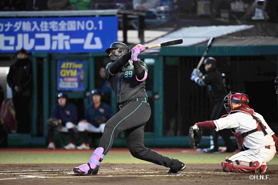 1回表、レイエス選手