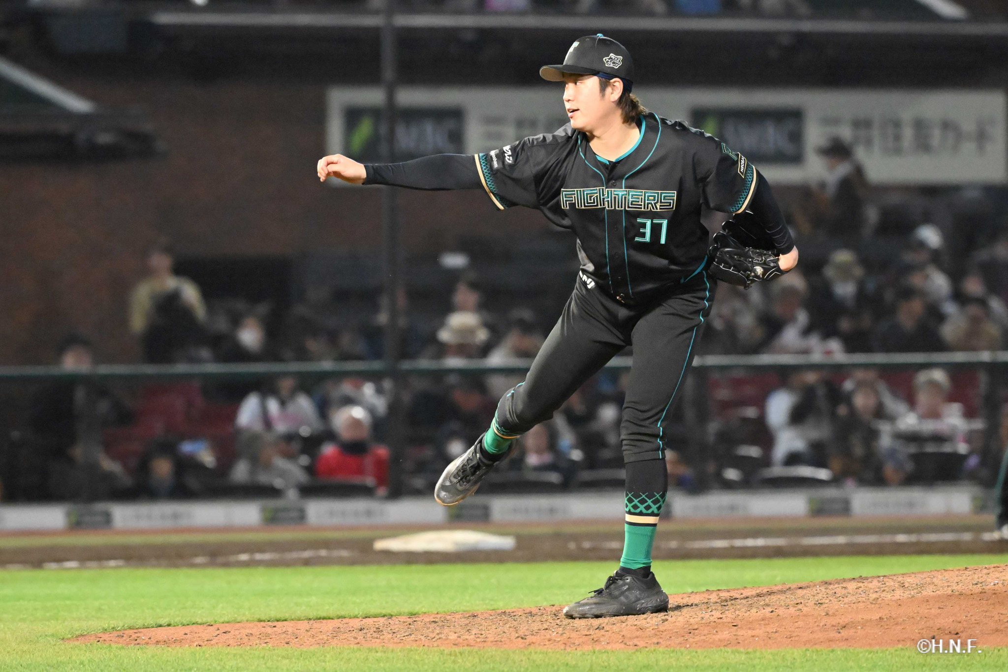 7回裏、古林投手01