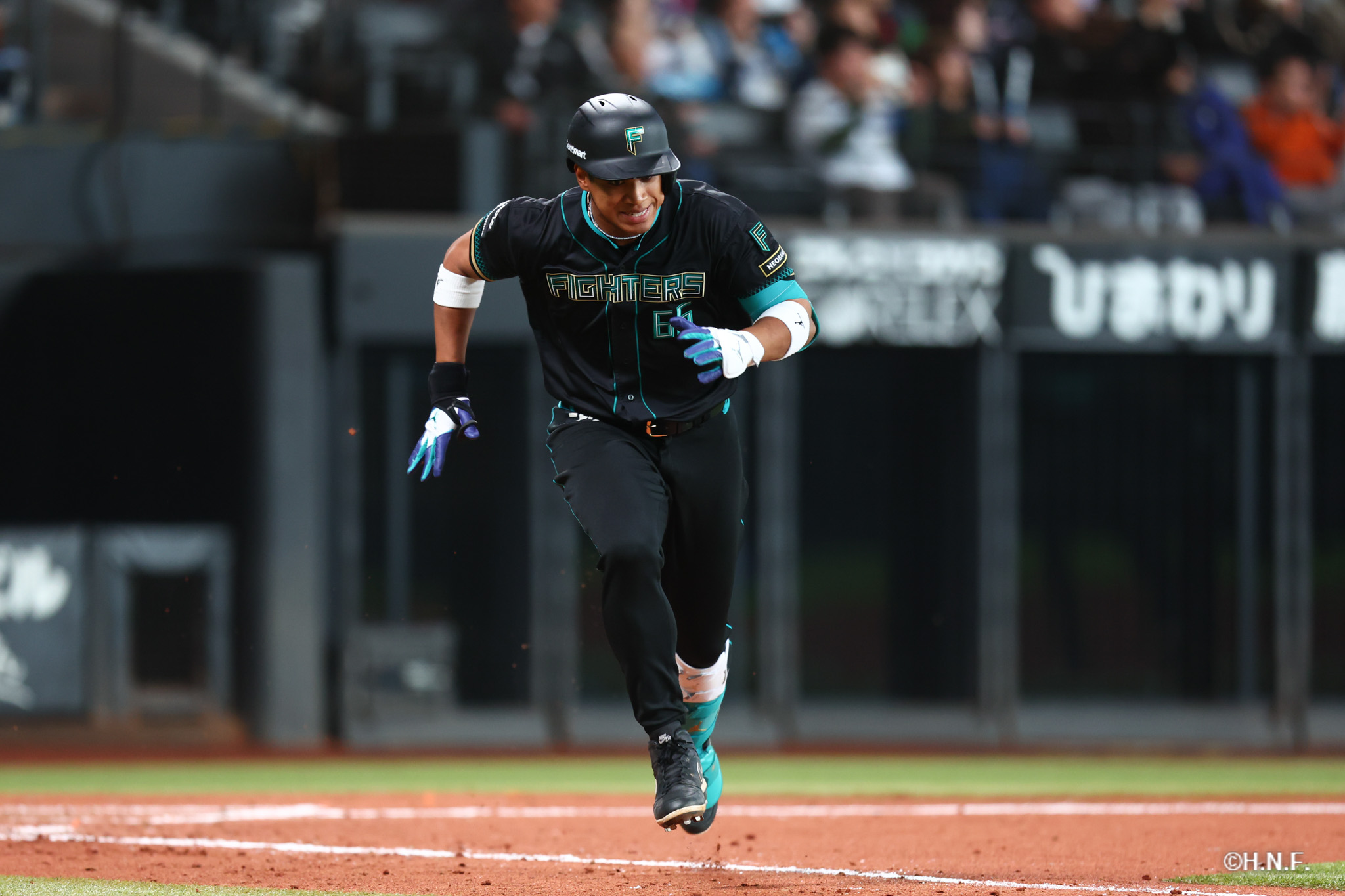 3回裏、万波選手01