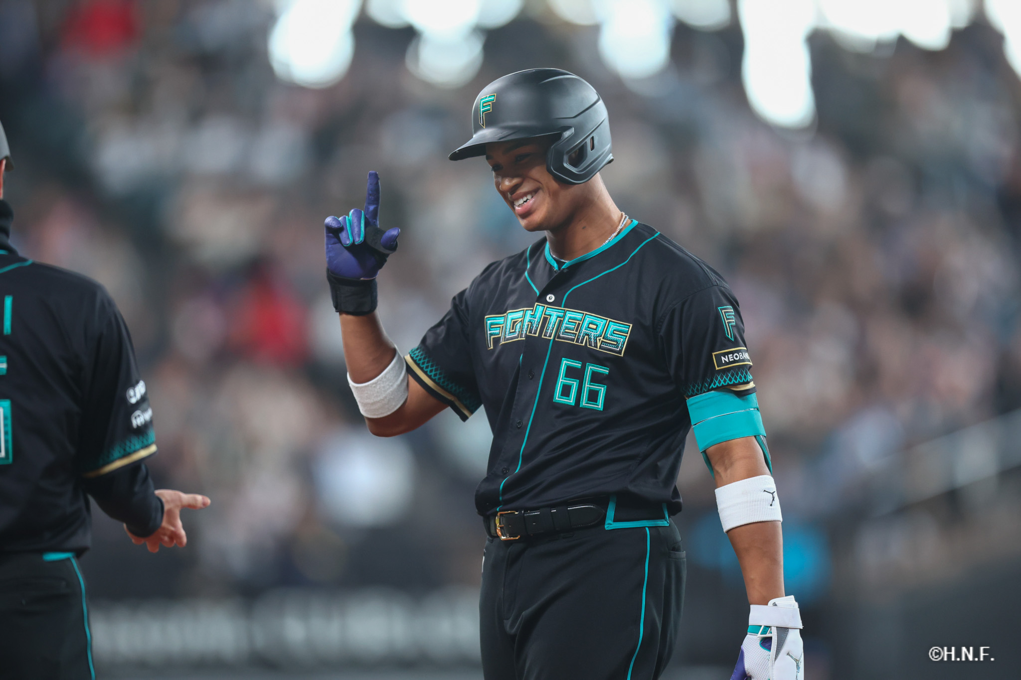 3回裏、万波選手02