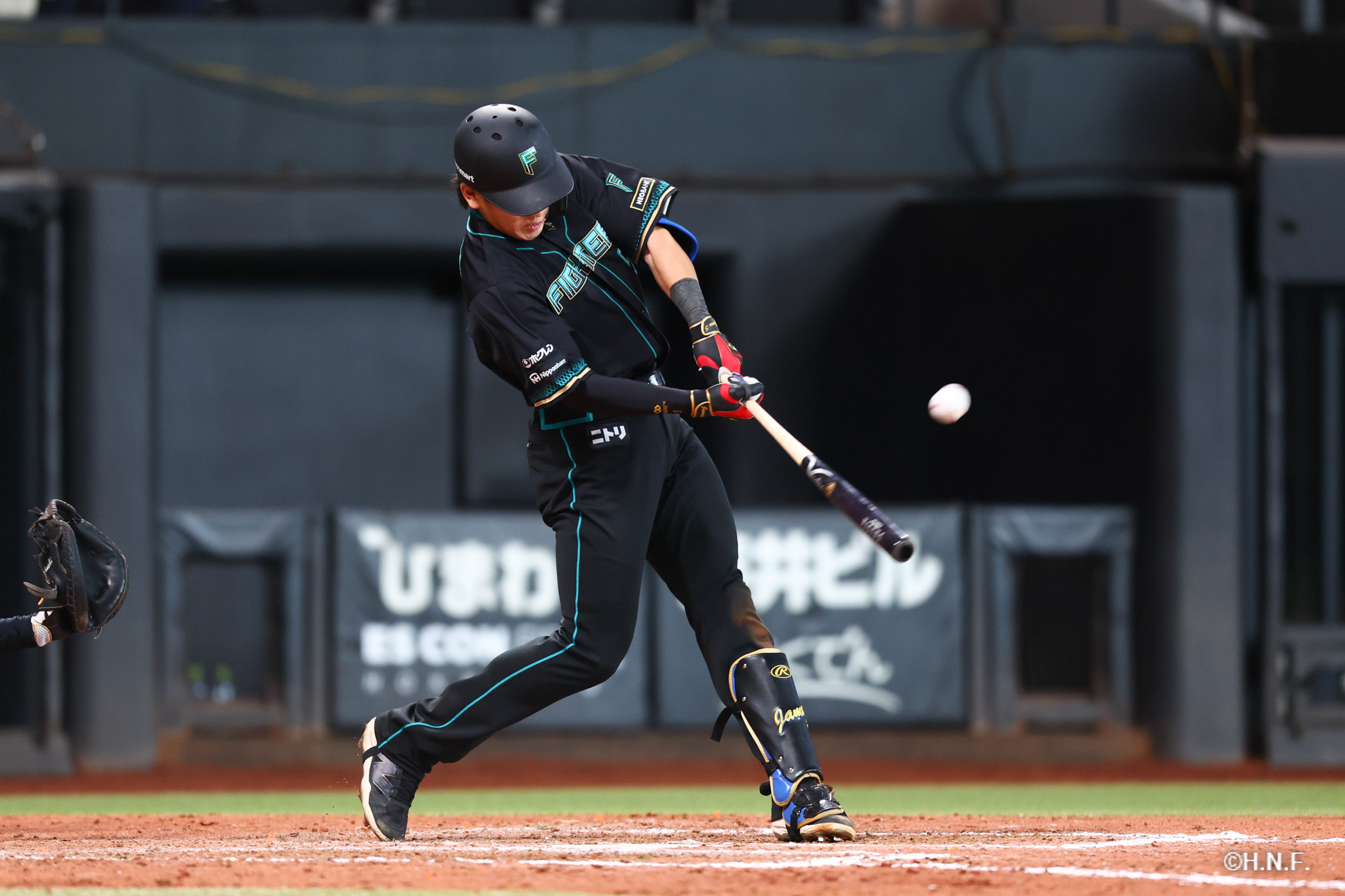 9回裏、野村選手01