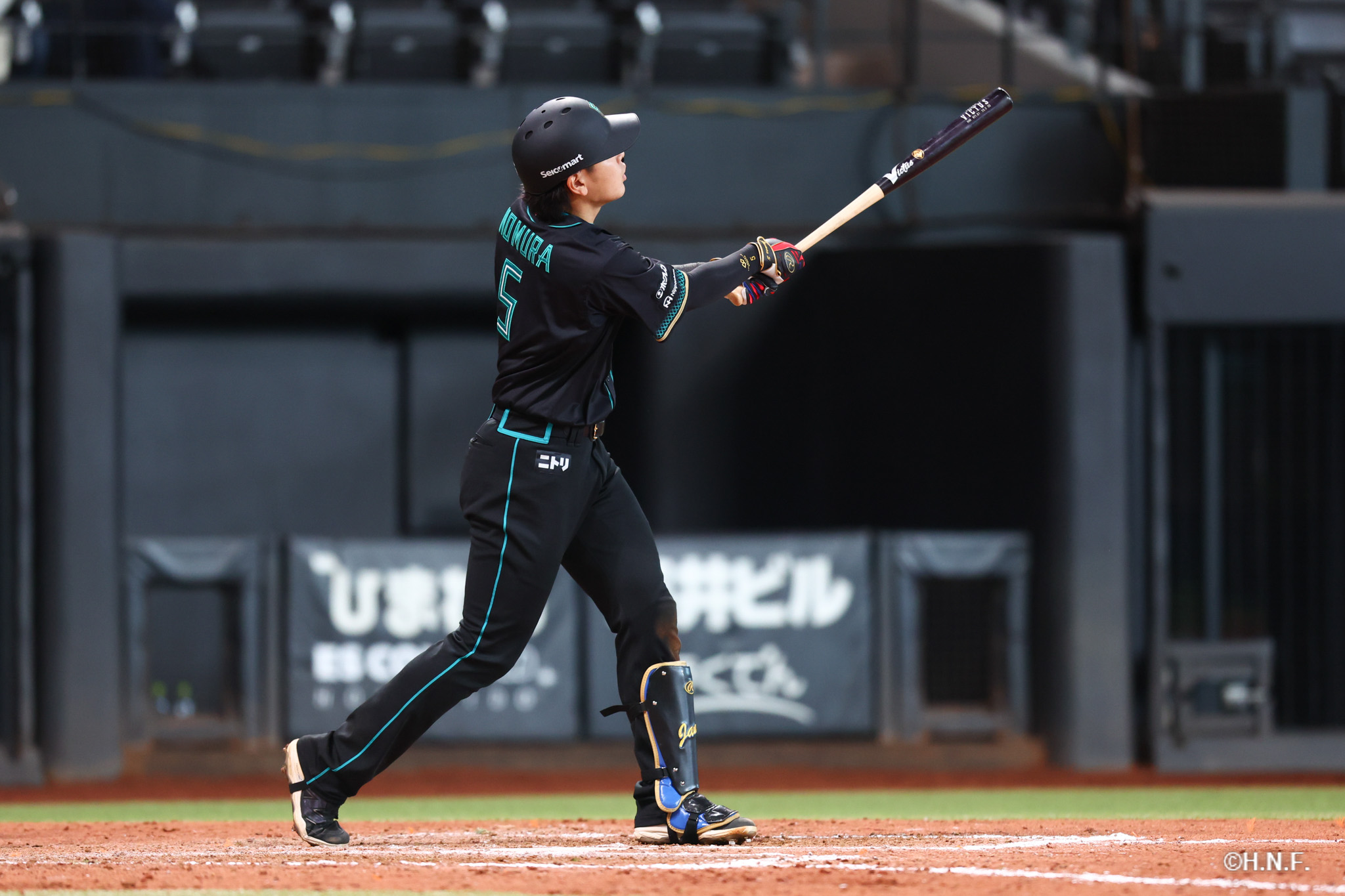 9回裏、野村選手02