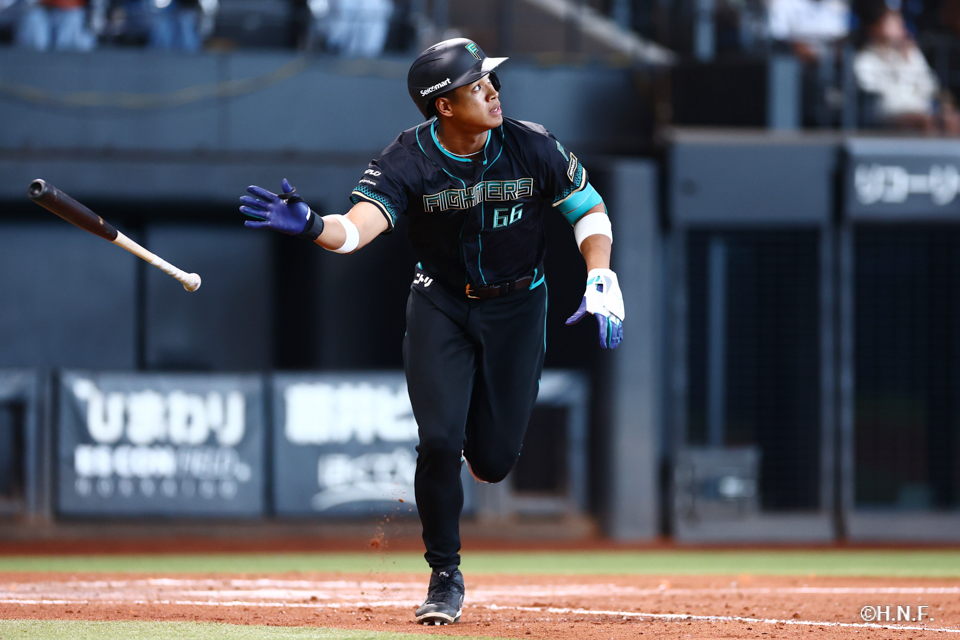 4回裏、万波選手01