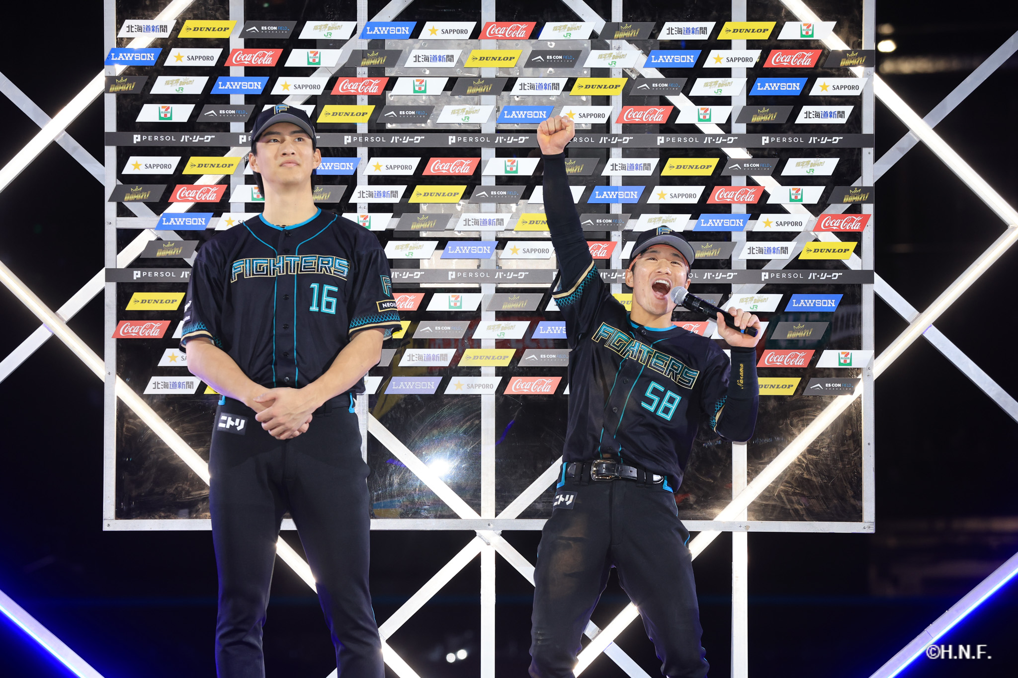 ヒーローの達投手、奈良間選手02
